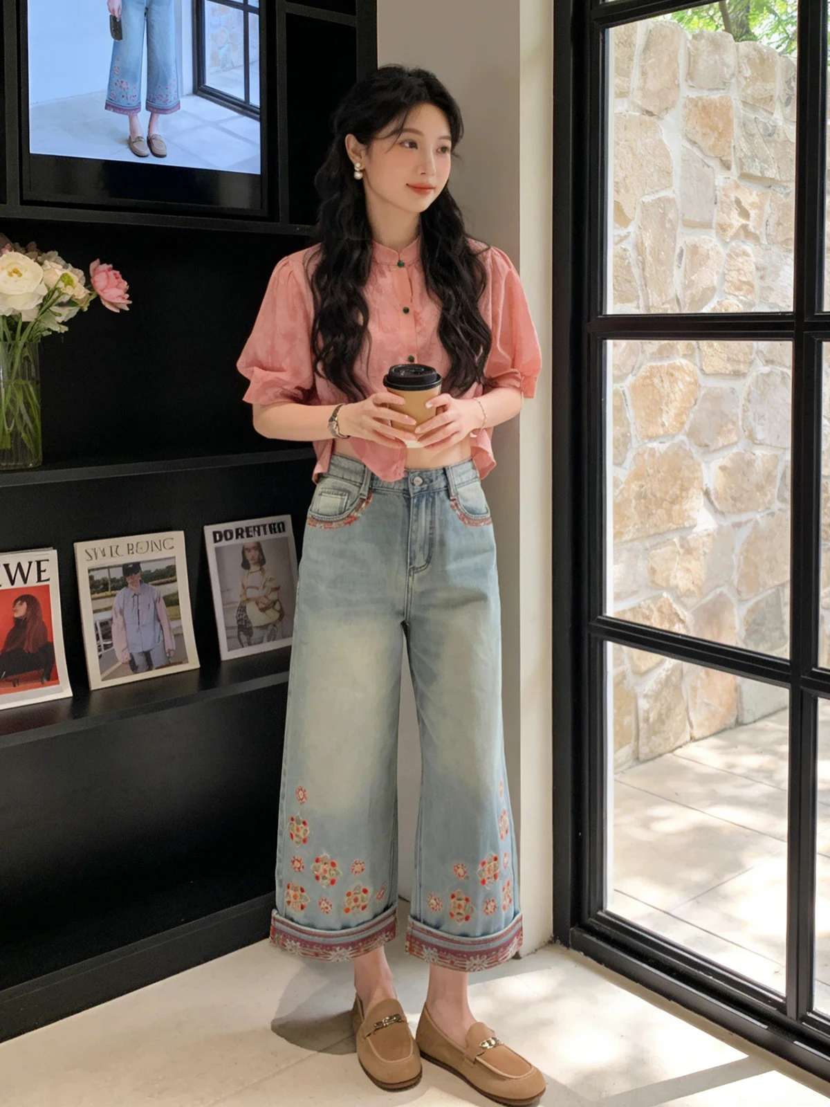 Retro Light Blue Embroidered Wide Leg Denim Jeans High Waist Straight Cut Summer Ladies Fashion High Waist Nine Point Jeans
Retro Light Blue Embroidered Wide Leg Denim Jeans High Waist Straight Cut Summer Ladies Fashion High Waist Nine Point Jeans