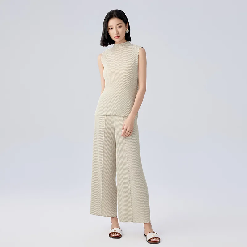 Miyake Pleated Fashion Casual Suit 2025 Summer New Solid Color Lightweight Sleeveless Top Straight Wide Leg Big Leg Pants Set
Miyake Pleated Fashion Casual Suit 2025 Summer New Solid Color Lightweight Sleeveless Top Straight Wide Leg Big Leg Pants Set