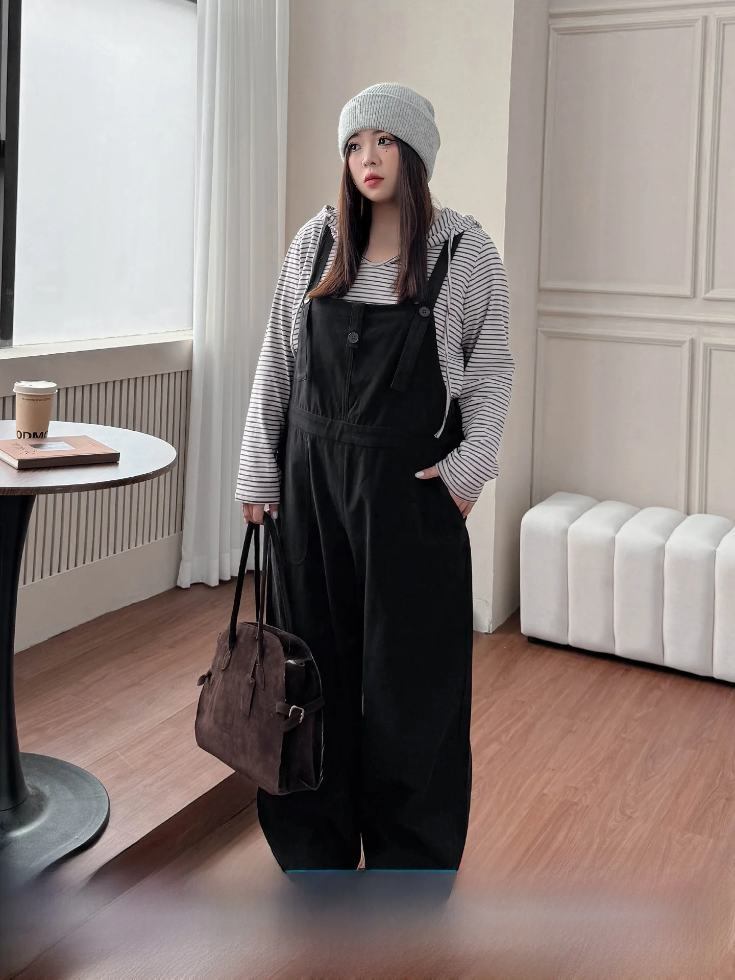 Женский модный комплект больших размеров, утягивающая длинная футболка в полоску с комбинезоном, осенне-зимние длинные брюки с высокой талией
Женский модный комплект больших размеров, утягивающая длинная футболка в полоску с комбинезоном, осенне-зимние длинные брюки с высокой талией