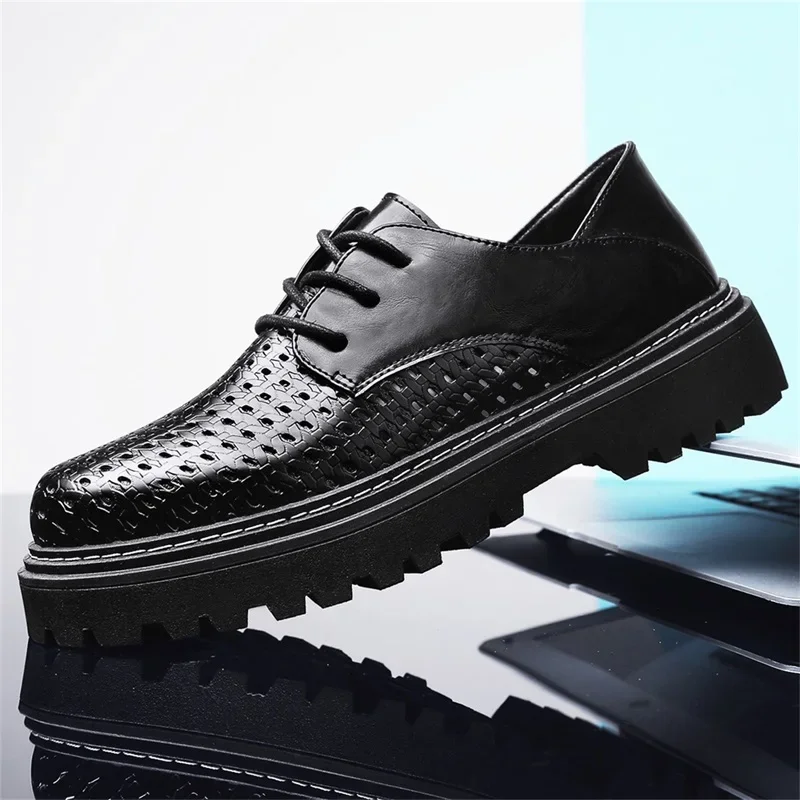 Повседневная обувь с тканой кожаной поверхностью и большой головкой, новая однотонная удобная дышащая мужская обувь в деловом стиле на толстой подошве
Повседневная обувь с тканой кожаной поверхностью и большой головкой, новая однотонная удобная дышащая мужская обувь в деловом стиле на толстой подошве