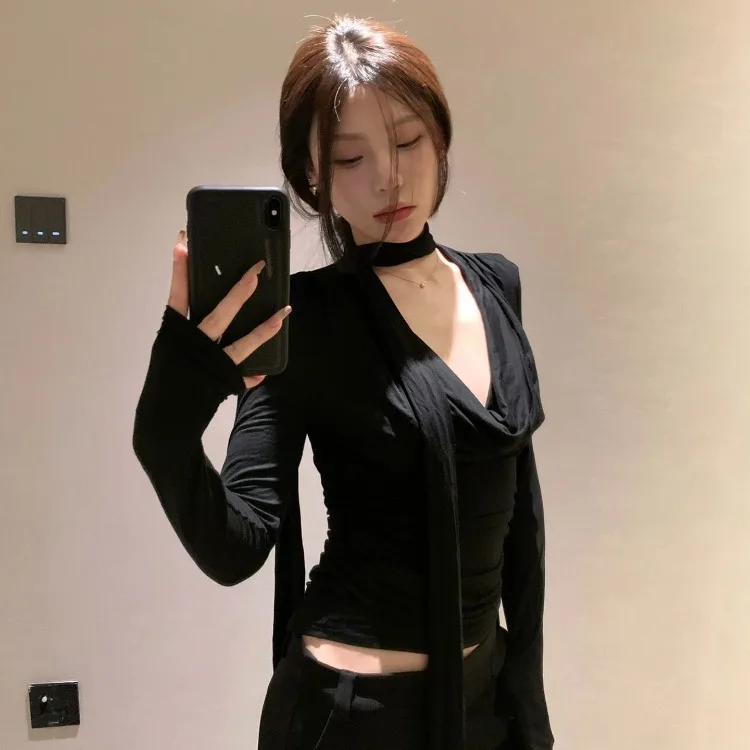 American Sexy V-neck Black T-shirts Irregular Slim Fit Long Sleeve Tee Shirt 2025 Spring New Long Sleeve Top for Women
American Sexy V-neck Black T-shirts Irregular Slim Fit Long Sleeve Tee Shirt 2025 Spring New Long Sleeve Top for Women