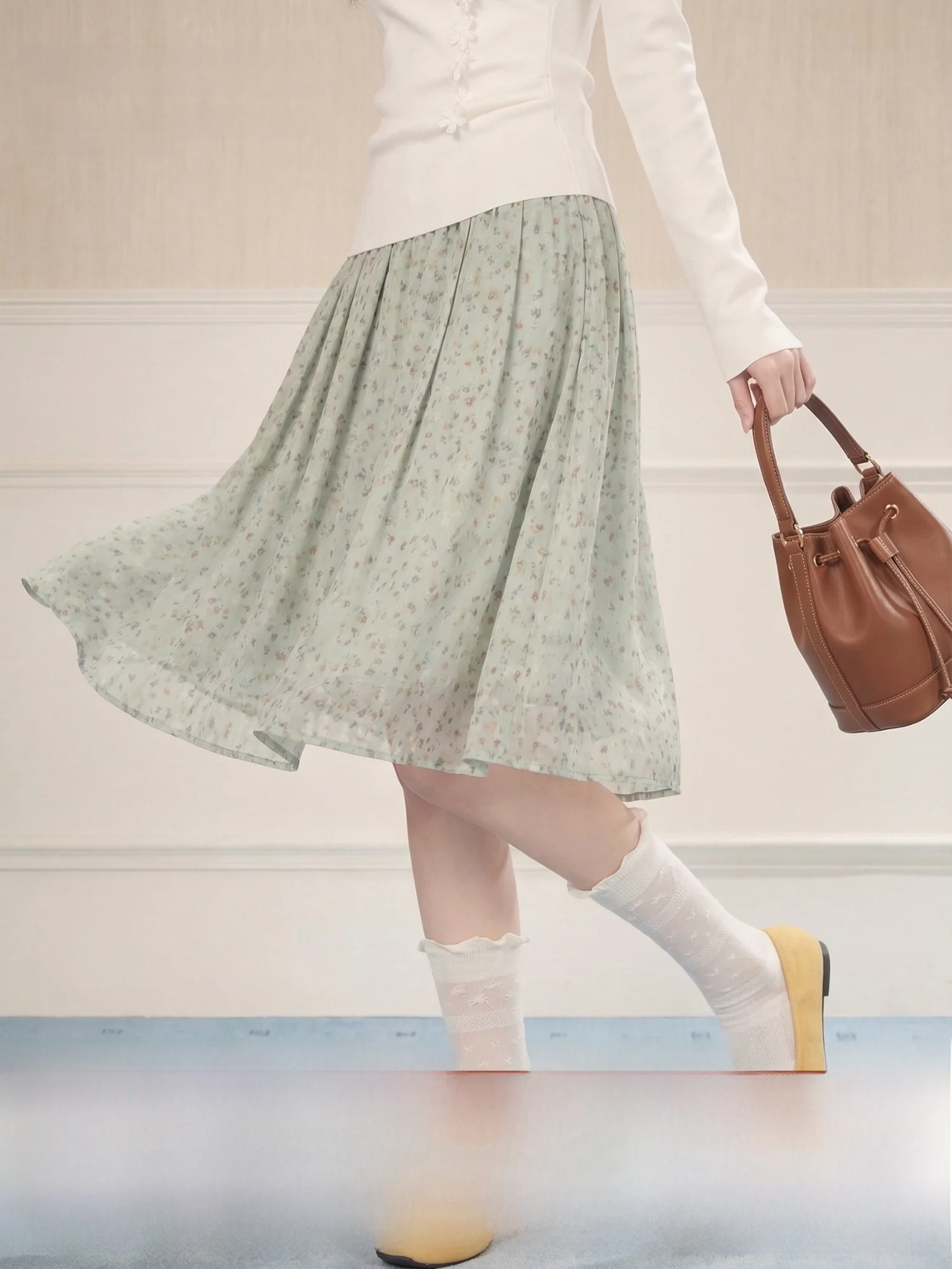 Женская юбка миди Meng Xiaoqi с высокой талией и цветочным принтом, новая весенняя коллекция, мятная, нежная, А-силуэт
Женская юбка миди Meng Xiaoqi с высокой талией и цветочным принтом, новая весенняя коллекция, мятная, нежная, А-силуэт