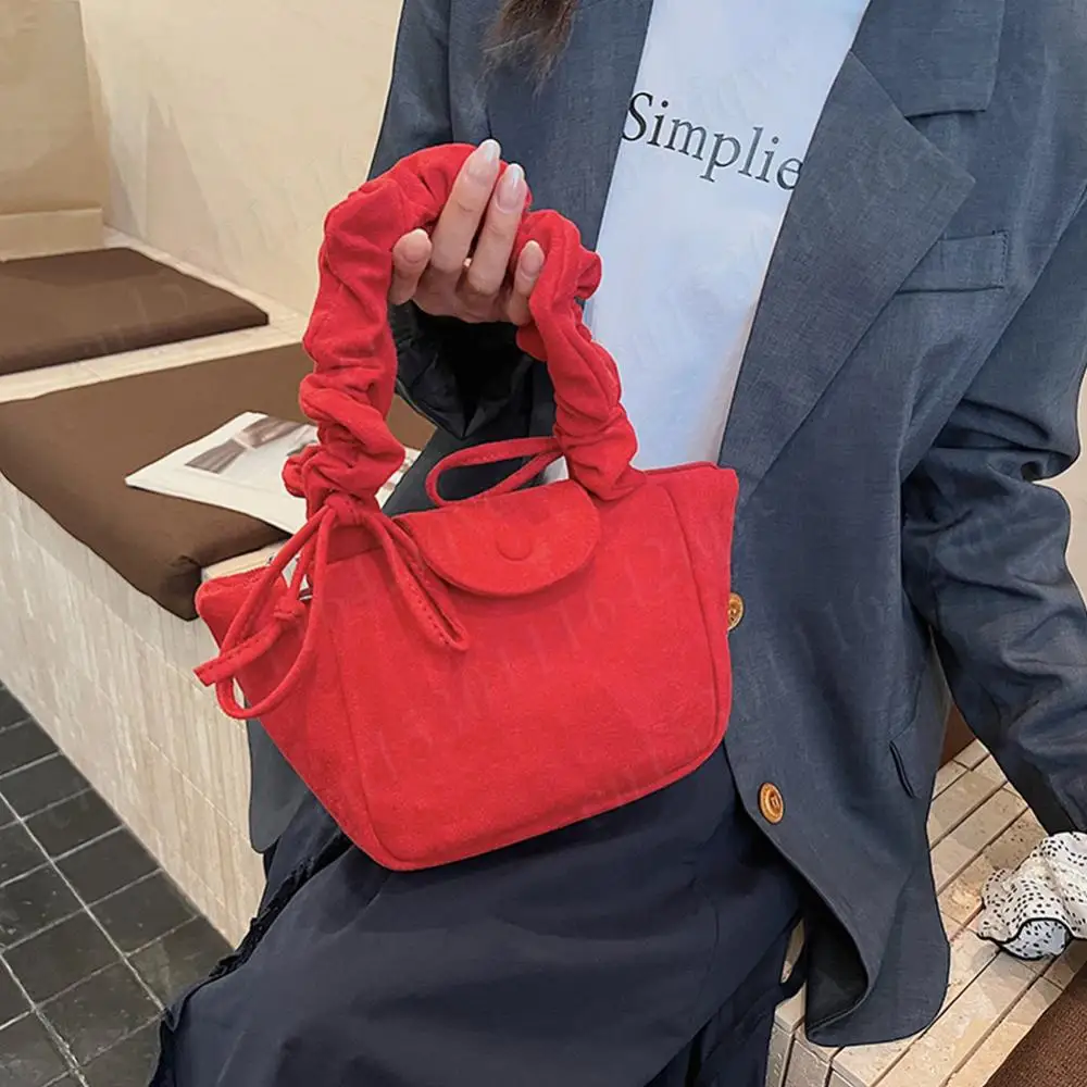 Women Pleated Handbag Suede Shoulder Bag Korean Top-Handle Bags Luxury Hobo Armpit Bag Retro Underarm Pouch 2025 Messenger Bag
Women Pleated Handbag Suede Shoulder Bag Korean Top-Handle Bags Luxury Hobo Armpit Bag Retro Underarm Pouch 2025 Messenger Bag
