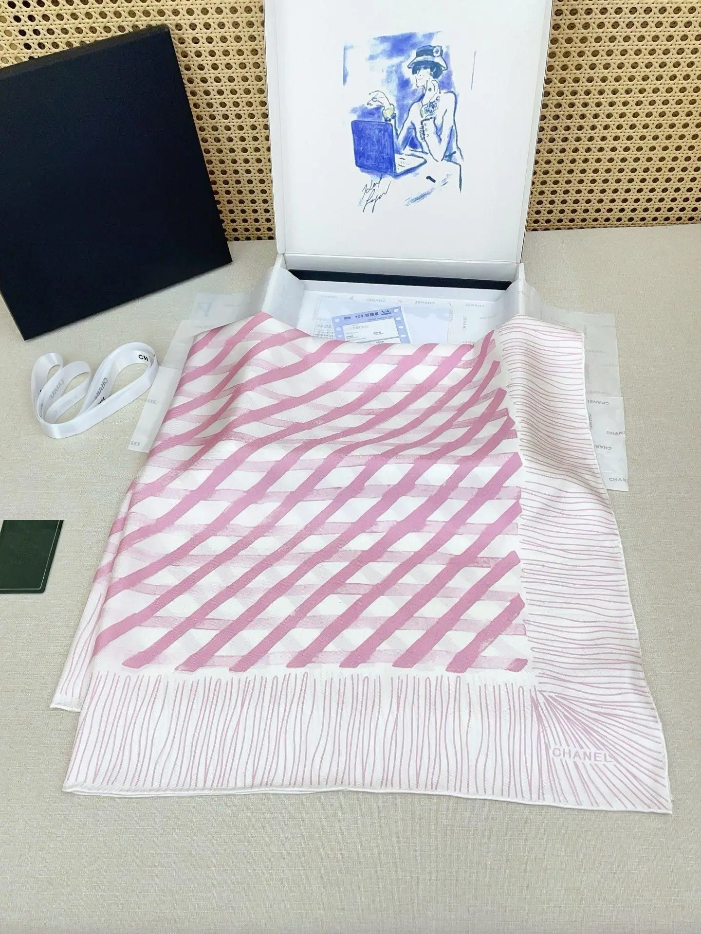 Silk Scarf Luxury Brand Twill Stripe Print Large Scarves Hijab Sun Protection Shawl Women Bandanna
Silk Scarf Luxury Brand Twill Stripe Print Large Scarves Hijab Sun Protection Shawl Women Bandanna