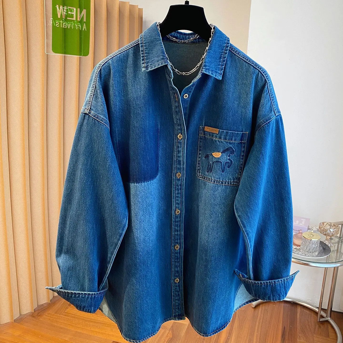 Spring and Autumn Women's Denim Jacket Embroidered Commuting Shirt Jacket
Spring and Autumn Women's Denim Jacket Embroidered Commuting Shirt Jacket
