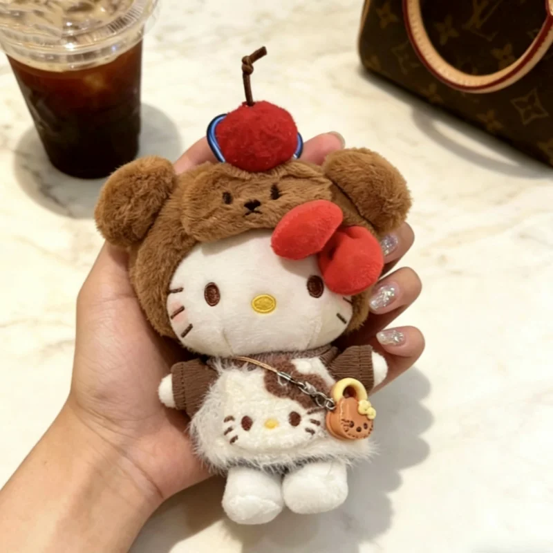 Плюшевая кукла-медведь Sanrio Hello Kitty, сумка-кошелек, подвесные украшения, украшение для зеркала заднего вида автомобиля, подарки на день рождения для девочек
Плюшевая кукла-медведь Sanrio Hello Kitty, сумка-кошелек, подвесные украшения, украшение для зеркала заднего вида автомобиля, подарки на день рождения для девочек