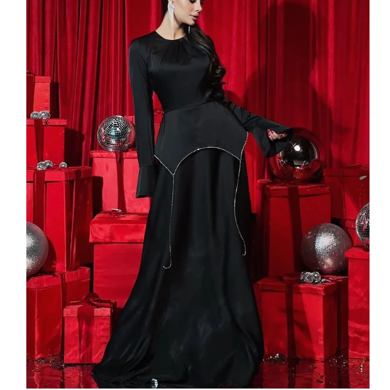 Fashion solid color long-sleeved high-end temperament diamond-encrusted chain dress long dress simple and versatile temperament
Fashion solid color long-sleeved high-end temperament diamond-encrusted chain dress long dress simple and versatile temperament