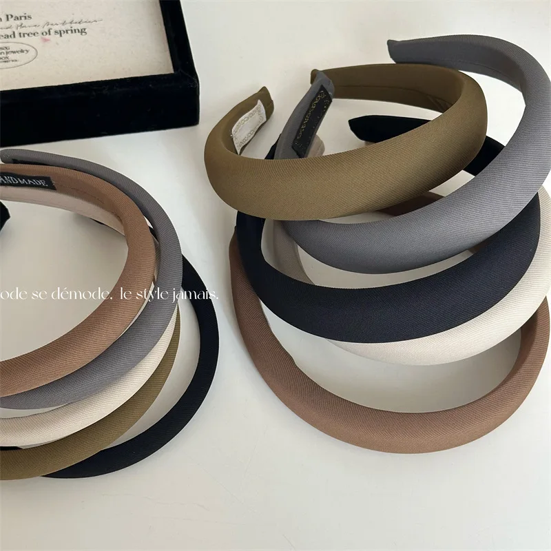 New Padded Headband Solid Color Wide Cross Puffy Hair Rope Stylish Autumn Winter Women Hair Accessories Hairband
New Padded Headband Solid Color Wide Cross Puffy Hair Rope Stylish Autumn Winter Women Hair Accessories Hairband