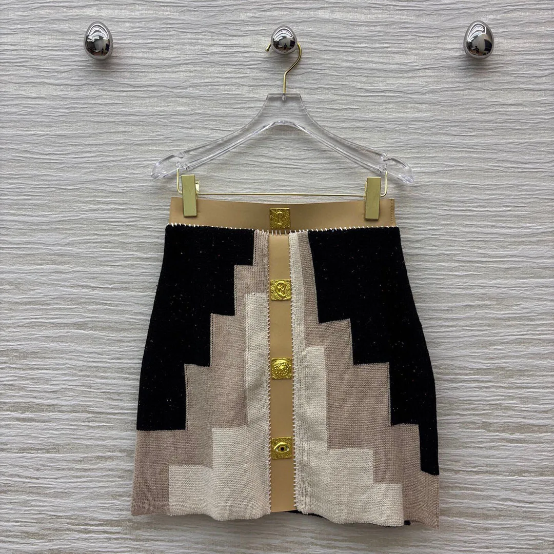 2025 New Fall Winter Vintage Geometric Pattern Knitted Skirts Womens High Waist Patchwork Leather Gold Button Elegant Lady Skirt
2025 New Fall Winter Vintage Geometric Pattern Knitted Skirts Womens High Waist Patchwork Leather Gold Button Elegant Lady Skirt