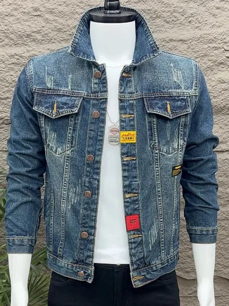 Ретро-джинсовая куртка в американском стиле, молодежная повседневная, свободного кроя, с длинным рукавом, воротником и нашивками, в стиле Hong Kong Sle.
Ретро-джинсовая куртка в американском стиле, молодежная повседневная, свободного кроя, с длинным рукавом, воротником и нашивками, в стиле Hong Kong Sle.