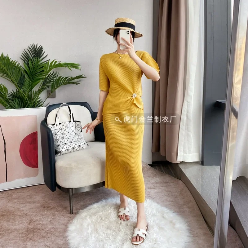 Pleats Original Pleated Skirt Set High-end Design Tops Halter Skirts Two Piece Sets Women Loose Pleated T-Shirt Sets Women
Pleats Original Pleated Skirt Set High-end Design Tops Halter Skirts Two Piece Sets Women Loose Pleated T-Shirt Sets Women
