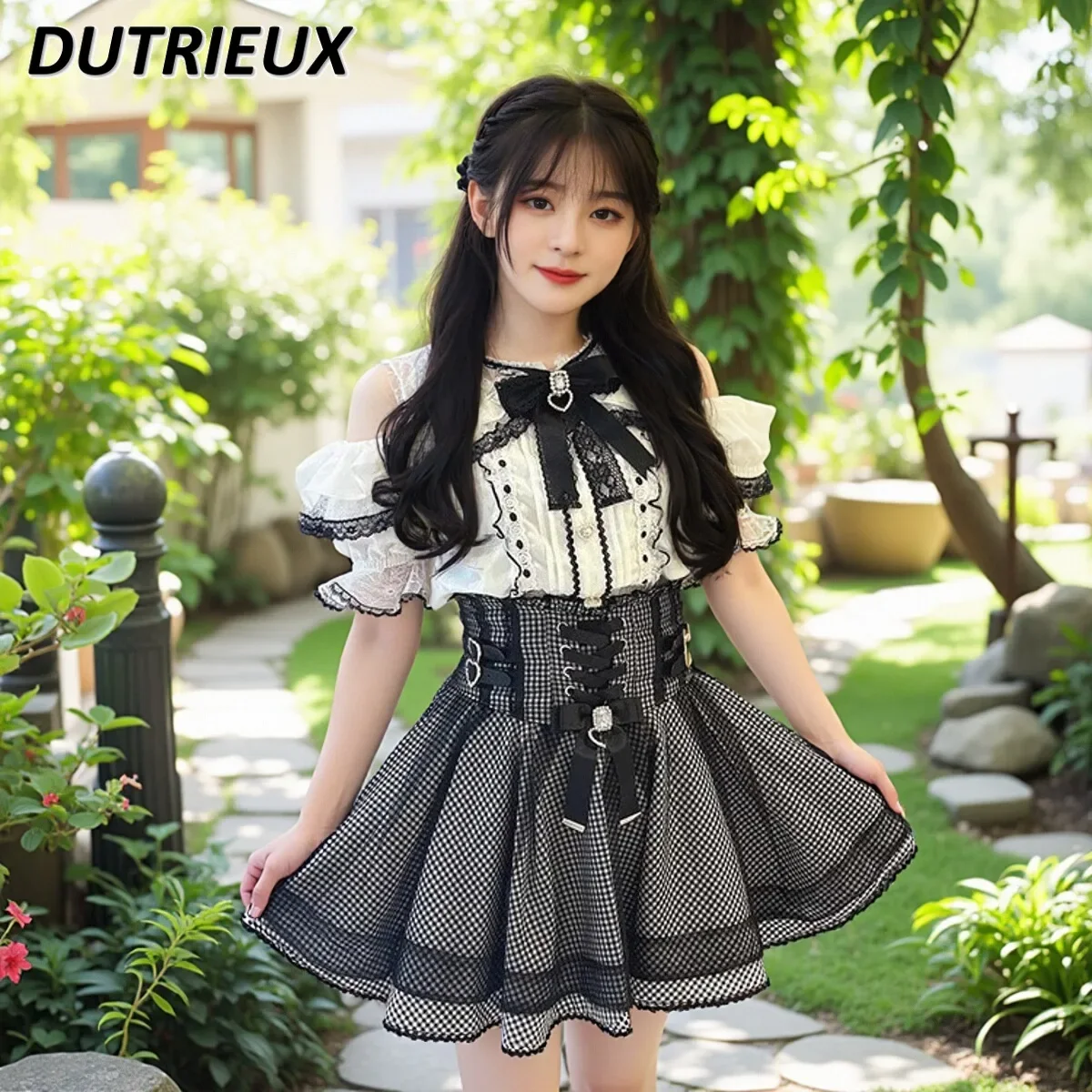 Japanese Mine Sweet Girl Versatile Top Bow Lace Splicing Off-shoulder Ruffle Edge Blouse Lolita Short-sleeved Shirt
Japanese Mine Sweet Girl Versatile Top Bow Lace Splicing Off-shoulder Ruffle Edge Blouse Lolita Short-sleeved Shirt