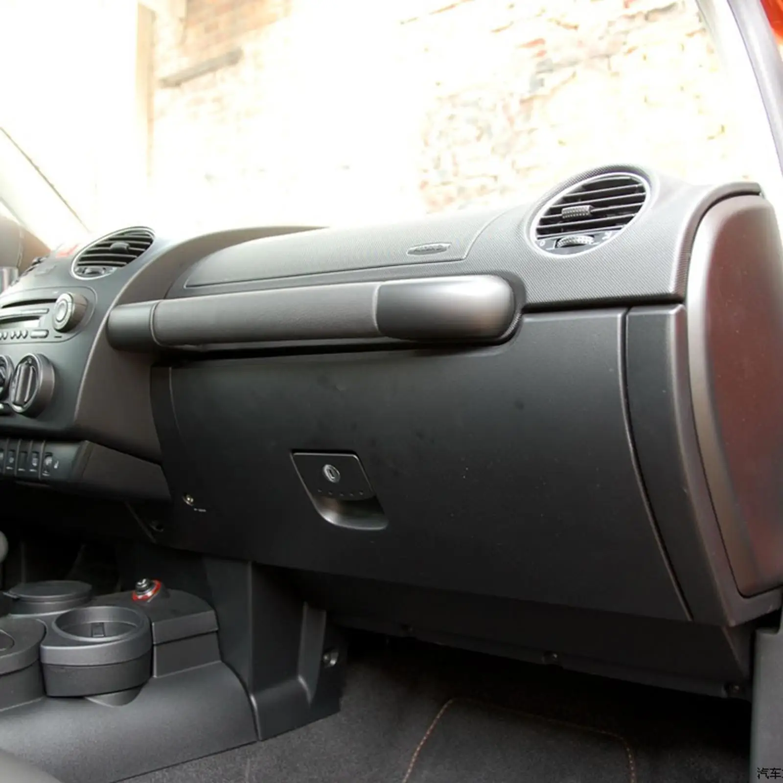 Car Glove Box Door Cover Lid 1C1880247R Durable for VW Beetle
Car Glove Box Door Cover Lid 1C1880247R Durable for VW Beetle