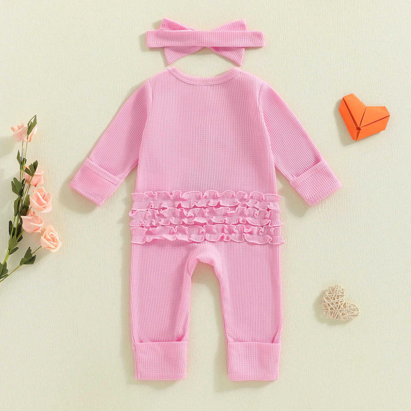 Наряд на День Святого Валентина для маленьких девочек, комбинезон с круглым вырезом и длинными рукавами с вышивкой в виде сердца и повязка на голову, комплект из 2 предметов
Наряд на День Святого Валентина для маленьких девочек, комбинезон с круглым вырезом и длинными рукавами с вышивкой в виде сердца и повязка на голову, комплект из 2 предметов