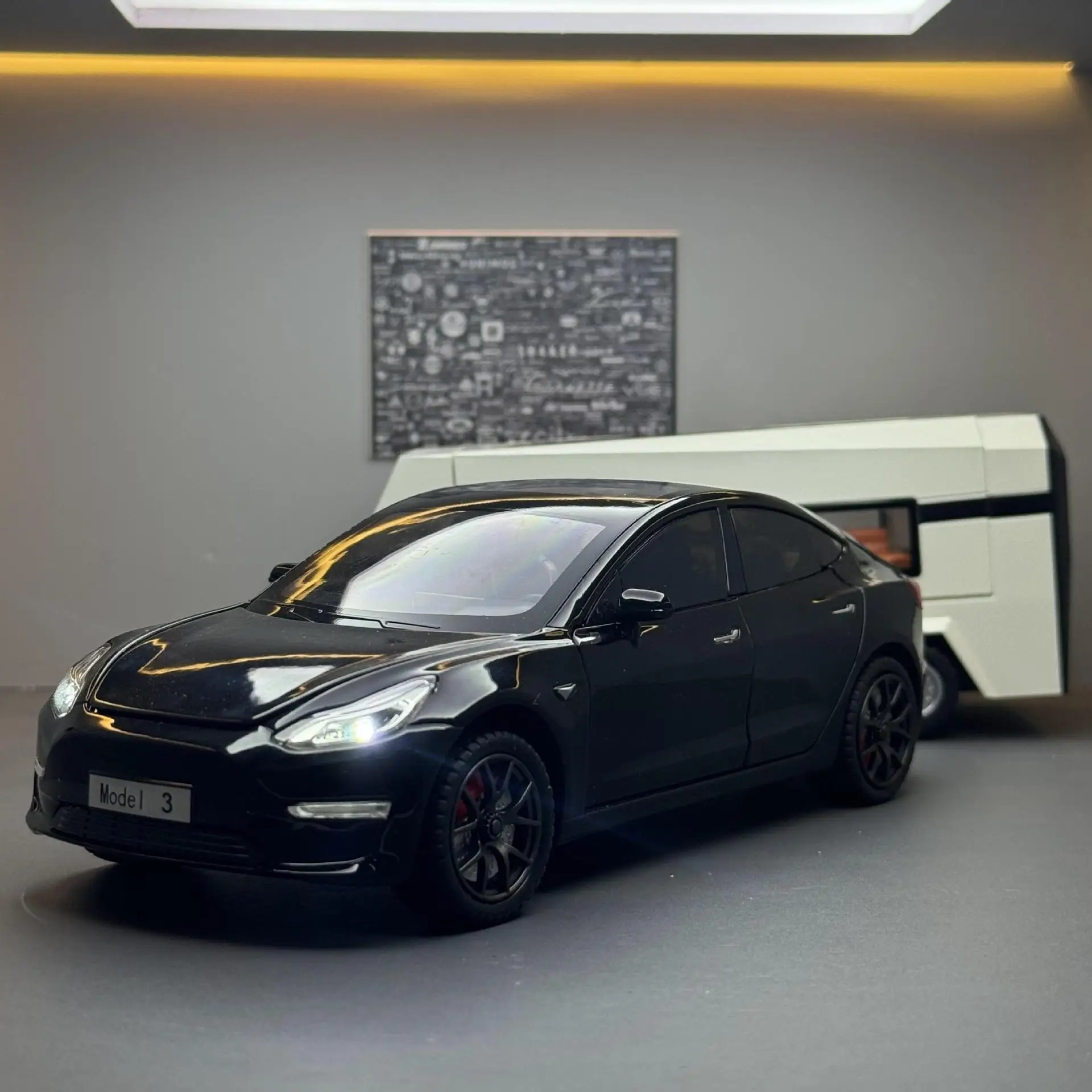 1:24 Simulation alloy Tesla model 3 trailer RV model ornament toy premium gift
1:24 Simulation alloy Tesla model 3 trailer RV model ornament toy premium gift