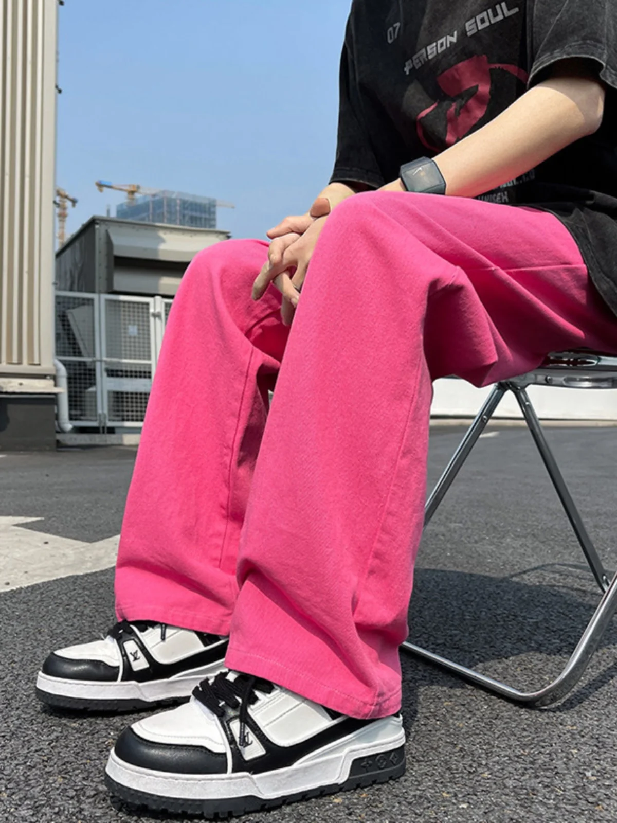 Розовые повседневные брюки для мужчин: свободные, прямые, модные, в уличном стиле, с высокой и низкой талией, молодежные, летние, стильные
Розовые повседневные брюки для мужчин: свободные, прямые, модные, в уличном стиле, с высокой и низкой талией, молодежные, летние, стильные