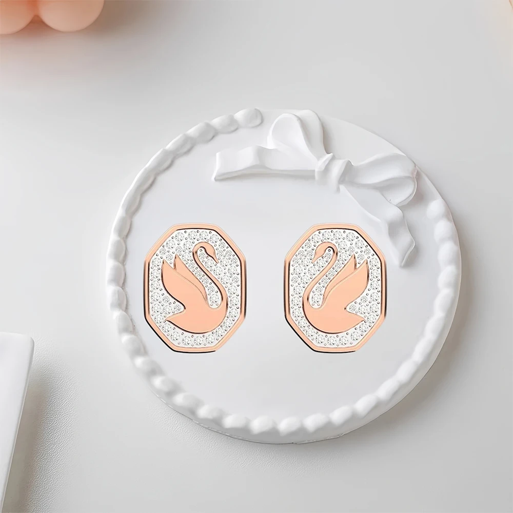 2025 Hot Selling Brand Women's Earrings Fashionable, Simple, Luxurious Jewelry Suitable for Gifting To Friends
2025 Hot Selling Brand Women's Earrings Fashionable, Simple, Luxurious Jewelry Suitable for Gifting To Friends
