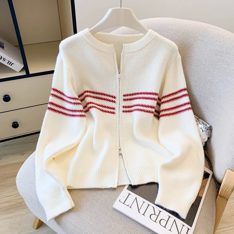 Simple and Stylish Double Zipper Striped Splicing Contrasting Knitted Cardigan Sweater Jacket for Autumn /Winter 2025
Simple and Stylish Double Zipper Striped Splicing Contrasting Knitted Cardigan Sweater Jacket for Autumn /Winter 2025