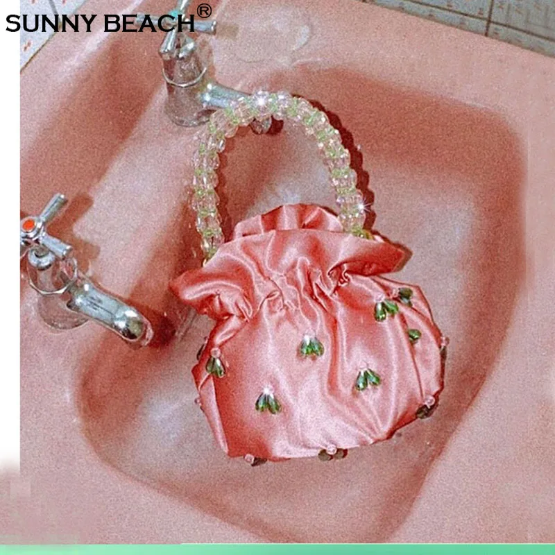 Fashion Bags Diamonds Totes Bag Women Crystals Rhinestone Luxury Evening Clutch Bag Wedding Handbag Silk Satin Party Purse
Fashion Bags Diamonds Totes Bag Women Crystals Rhinestone Luxury Evening Clutch Bag Wedding Handbag Silk Satin Party Purse