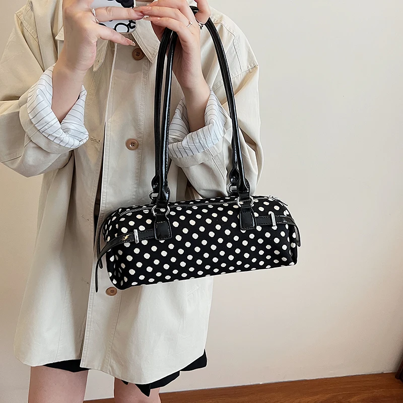 Elegant Women Leather Luxury Classic Designer Fashion Shoulder Tote Bag Crossbody Handbag For Everyday Urban Comfort
Elegant Women Leather Luxury Classic Designer Fashion Shoulder Tote Bag Crossbody Handbag For Everyday Urban Comfort