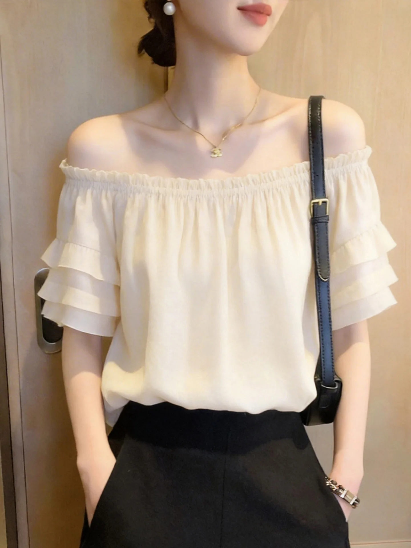 Shoulder Bared One Shoulder Short Sleeve Women's Shirt Loose Lace Trim Chiffon Top Fashionable Summer 2026 Straight Cut Blouse
Shoulder Bared One Shoulder Short Sleeve Women's Shirt Loose Lace Trim Chiffon Top Fashionable Summer 2026 Straight Cut Blouse