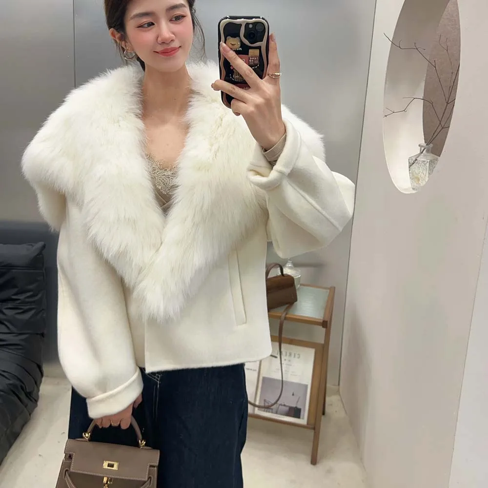 2025 New Autumn Winter Cashmere Wool Woolen Ladies Outerwear Female Coat Real Fur Coat Women Natural Fox Fur Collar Jacket
2025 New Autumn Winter Cashmere Wool Woolen Ladies Outerwear Female Coat Real Fur Coat Women Natural Fox Fur Collar Jacket