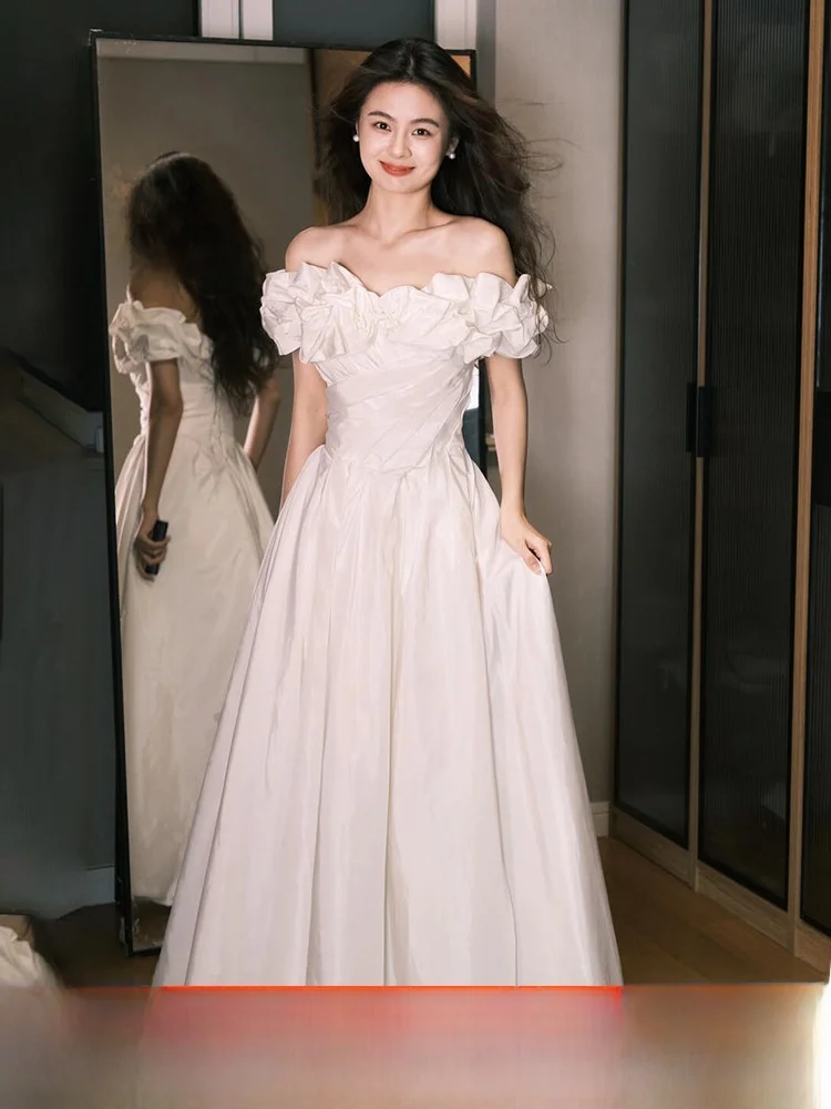 Satin One-oulder Simple White Bridal Dr 2026 New Sle Wedding Ceremony Registration Ceremony Clothing for Young Women
Satin One-oulder Simple White Bridal Dr 2026 New Sle Wedding Ceremony Registration Ceremony Clothing for Young Women