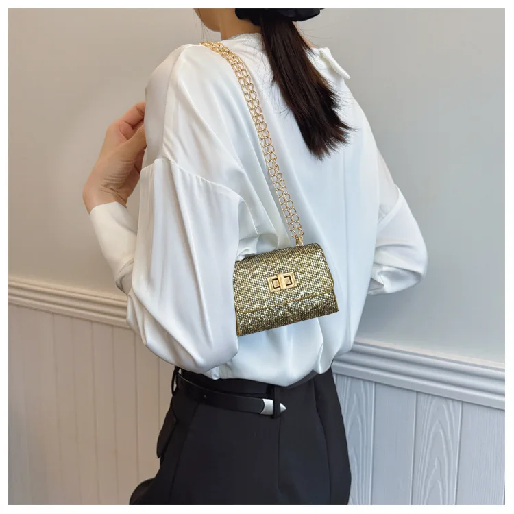 Fashionable Evening Bag Handheld Chain Bag Women's Underarm Bag Handbag Simple Stylish Flash Net Bag Diamond Embellished Poly...
Fashionable Evening Bag Handheld Chain Bag Women's Underarm Bag Handbag Simple Stylish Flash Net Bag Diamond Embellished Poly...