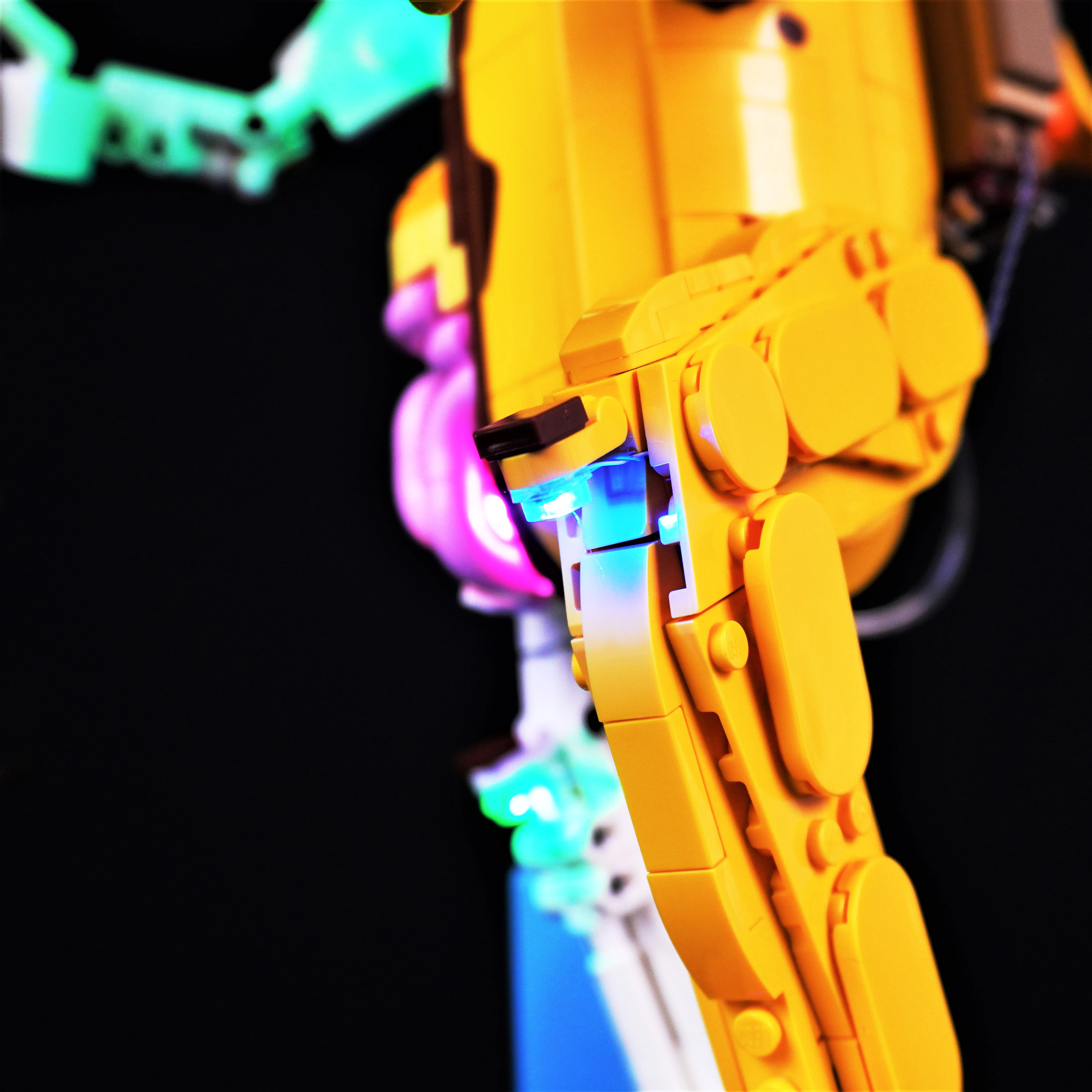 Комплект светодиодных фонарей премиум-класса «сделай сам» для Lego 77072. (только светодиодный светильник, без модели блоков). Осветляет свои создания.
Комплект светодиодных фонарей премиум-класса «сделай сам» для Lego 77072. (только светодиодный светильник, без модели блоков). Осветляет свои создания.