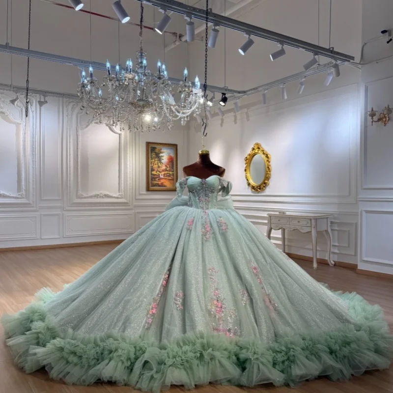 Green Quinceanera Dress off-shoulder Glitter 3D Flower Decal Lace Ruffle Long tail Bow vestidos de 15 Quinceanera Customize
Green Quinceanera Dress off-shoulder Glitter 3D Flower Decal Lace Ruffle Long tail Bow vestidos de 15 Quinceanera Customize