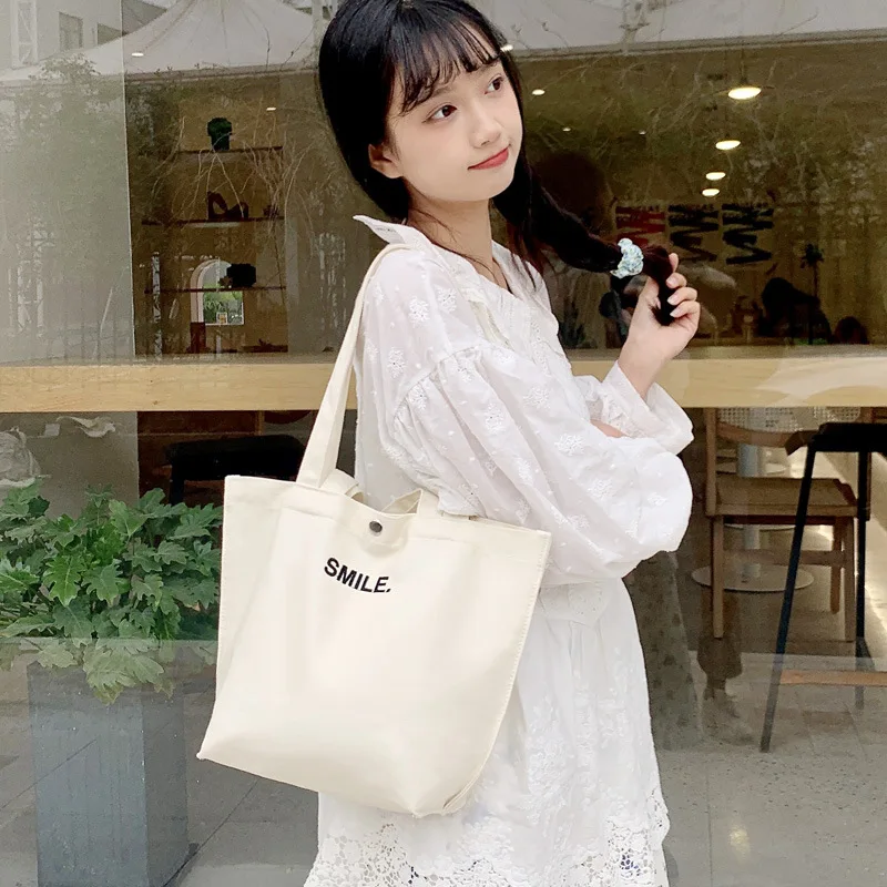 Embroidered Canvas Bag Woman's Shoulder Bag Simple Japanese Literary Handbag Cloth Bag for Students
Embroidered Canvas Bag Woman's Shoulder Bag Simple Japanese Literary Handbag Cloth Bag for Students