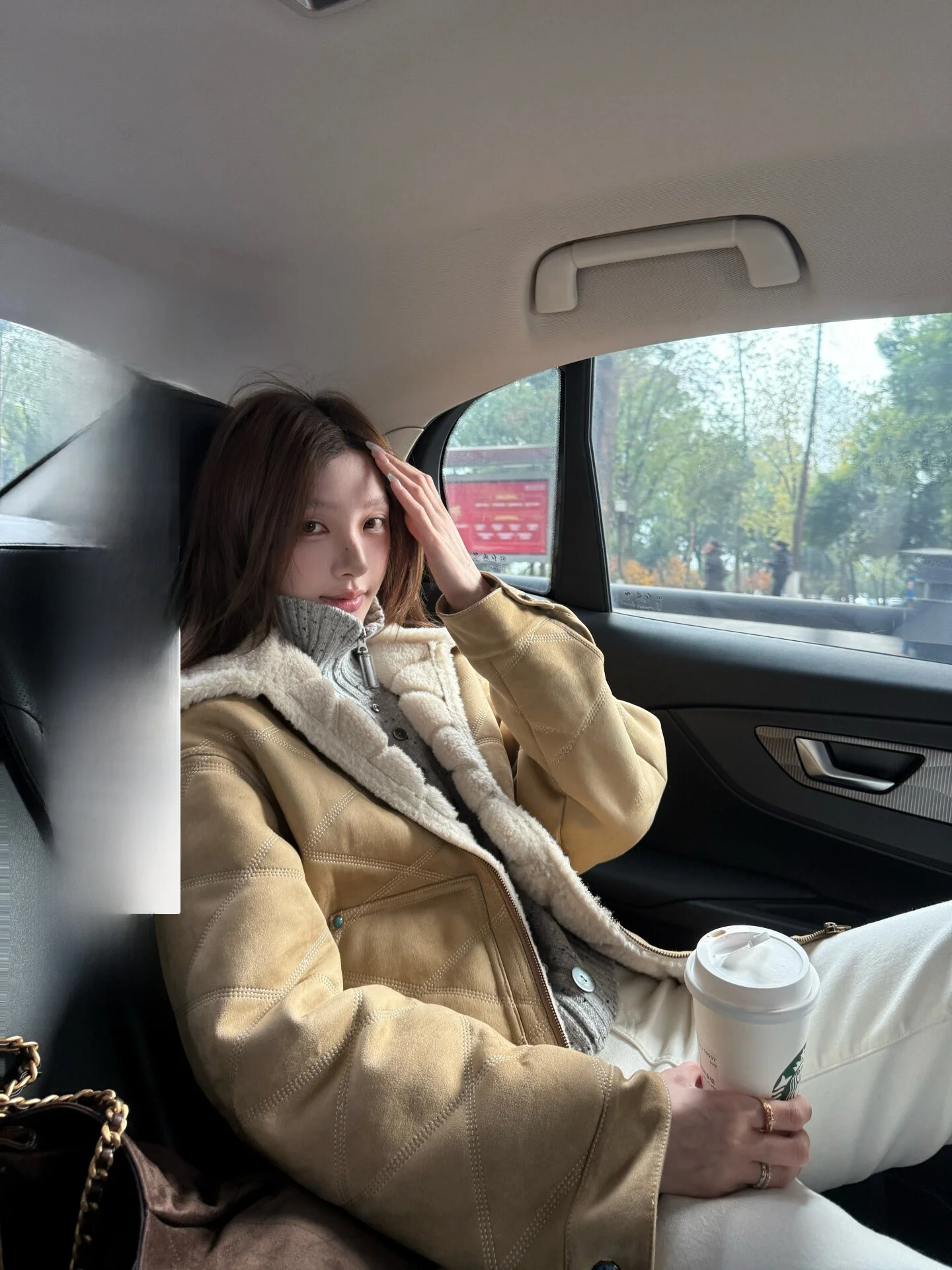 Yangzifan Women's Suede Lamb Fur Jacket Eco-friendly Matte Texture Green Turquoise Buckle Rivet Vintage Style Long Sleeve Coat
Yangzifan Women's Suede Lamb Fur Jacket Eco-friendly Matte Texture Green Turquoise Buckle Rivet Vintage Style Long Sleeve Coat