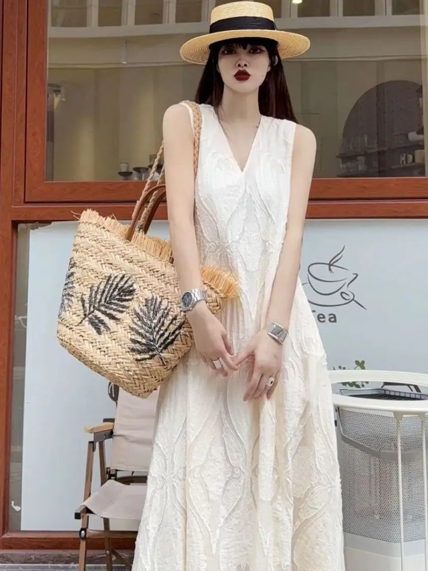 plus Size 300 Pounds Elegant V-neck Long Dress Women's plus Size Summer Loose Casual Lazy Vest Dress Floral Embroidery High W...
plus Size 300 Pounds Elegant V-neck Long Dress Women's plus Size Summer Loose Casual Lazy Vest Dress Floral Embroidery High W...
