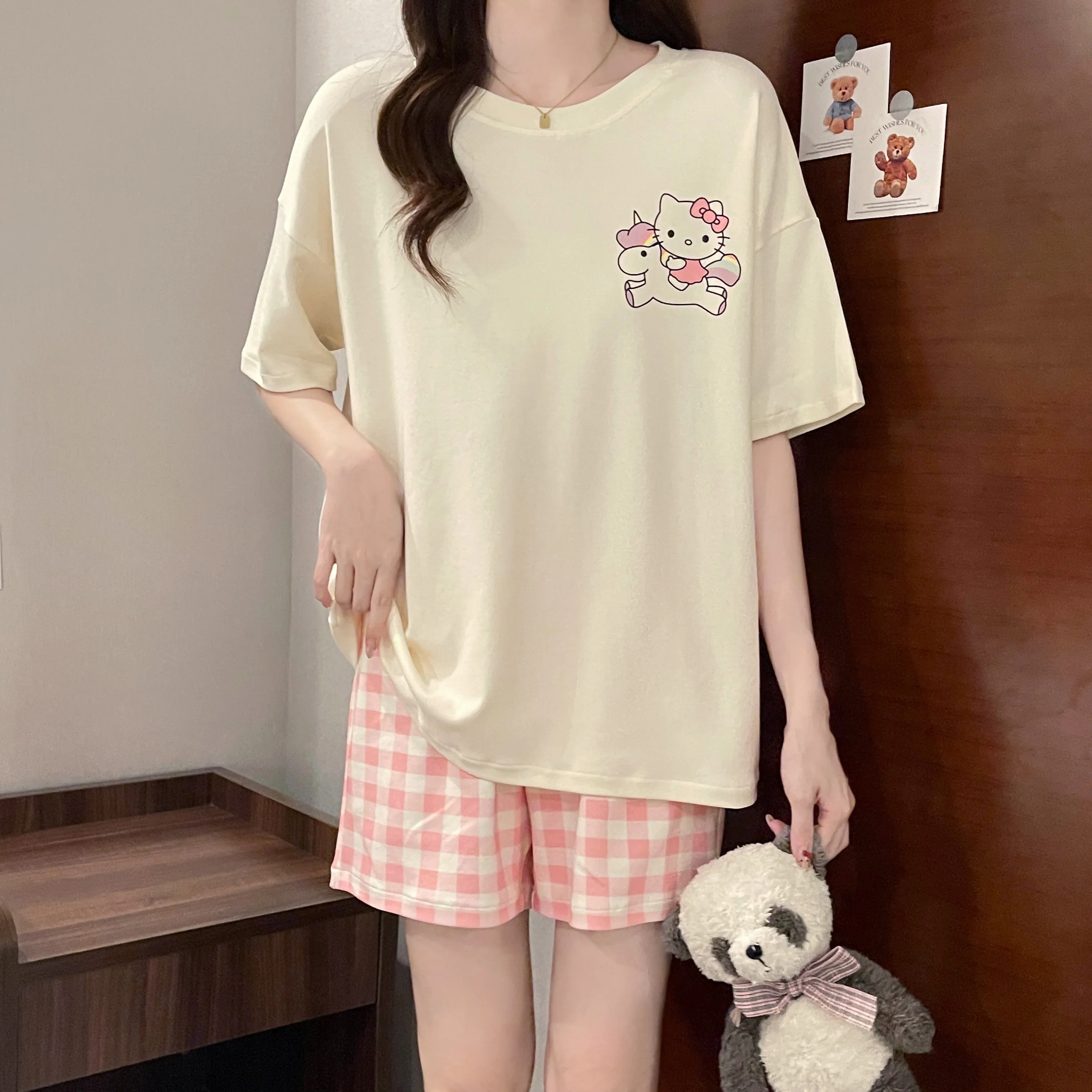 Новые летние пижамы Hello Kitty с милым мультяшным рисунком можно носить вне домашнего костюма
Новые летние пижамы Hello Kitty с милым мультяшным рисунком можно носить вне домашнего костюма
