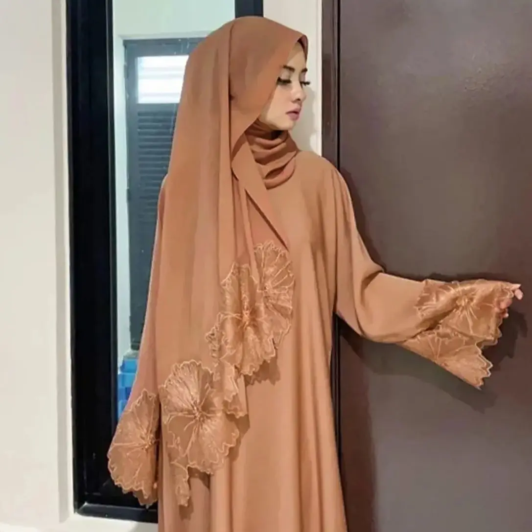 UNI Eid Robe Muslim Abaya with Hijab Dubai Abayas Lace Embroidery Kebaya Gown Moroccan Caftan Kaftan Islam Oman Ladies Dresses
UNI Eid Robe Muslim Abaya with Hijab Dubai Abayas Lace Embroidery Kebaya Gown Moroccan Caftan Kaftan Islam Oman Ladies Dresses