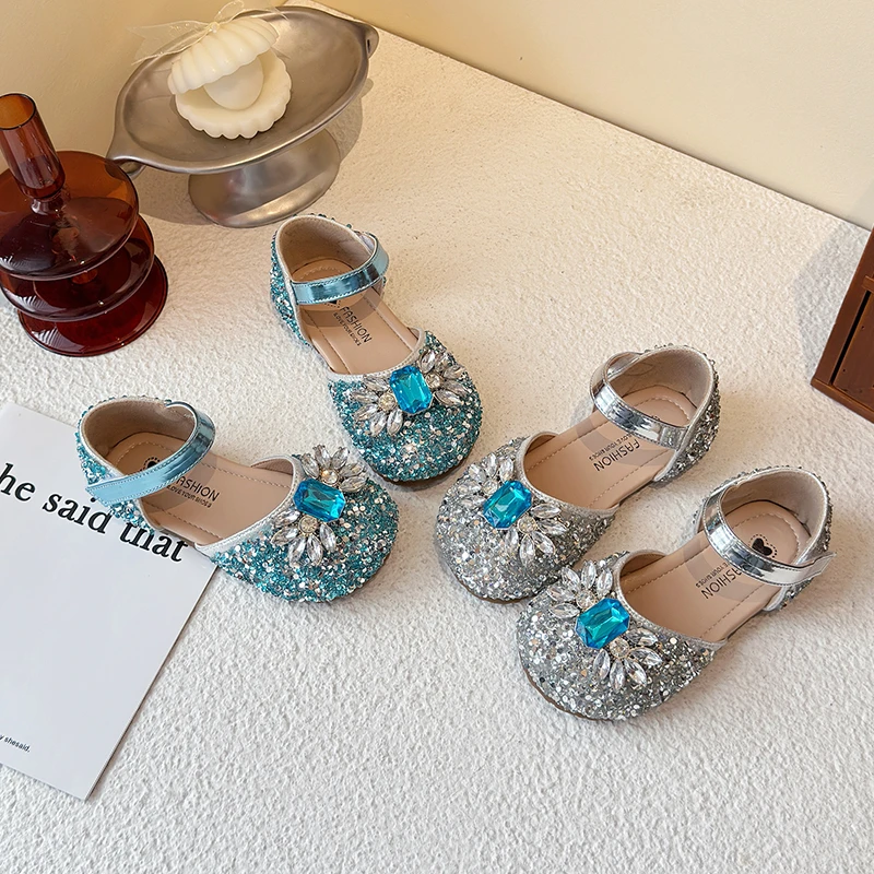 Girls Dance Shoes Shiny Crystal Sequins Kids Half Sandals for Summer Ins Trend 2025 New Girls Princess Shoes Wedding Party Sweet
Girls Dance Shoes Shiny Crystal Sequins Kids Half Sandals for Summer Ins Trend 2025 New Girls Princess Shoes Wedding Party Sweet