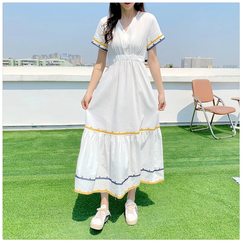 V-Neck Fly Sleeve Slim Dress 2024 Summer New Vintage Embroidery Waist Tie Adjustable Oversized Hem Ankle Length Dresses
V-Neck Fly Sleeve Slim Dress 2024 Summer New Vintage Embroidery Waist Tie Adjustable Oversized Hem Ankle Length Dresses