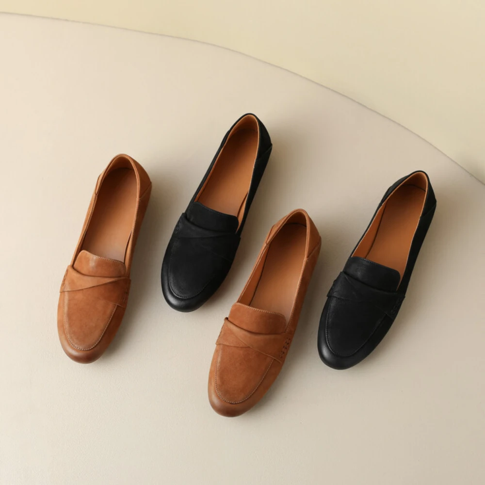 Spring and summer genuine leather single shoes for women, flat bottomed work, professional, and casual women's shoes loafers
Spring and summer genuine leather single shoes for women, flat bottomed work, professional, and casual women's shoes loafers