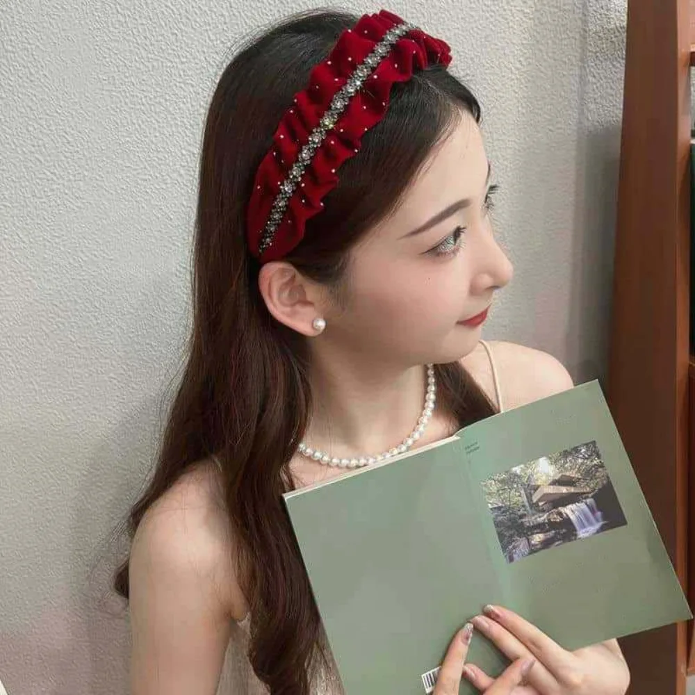 Fashion Elegant Velvet Pleated Hair Hoop Sweet Headwear Shiny Rhinestone Headband Black Brown Women Sequin Hairband Party
Fashion Elegant Velvet Pleated Hair Hoop Sweet Headwear Shiny Rhinestone Headband Black Brown Women Sequin Hairband Party