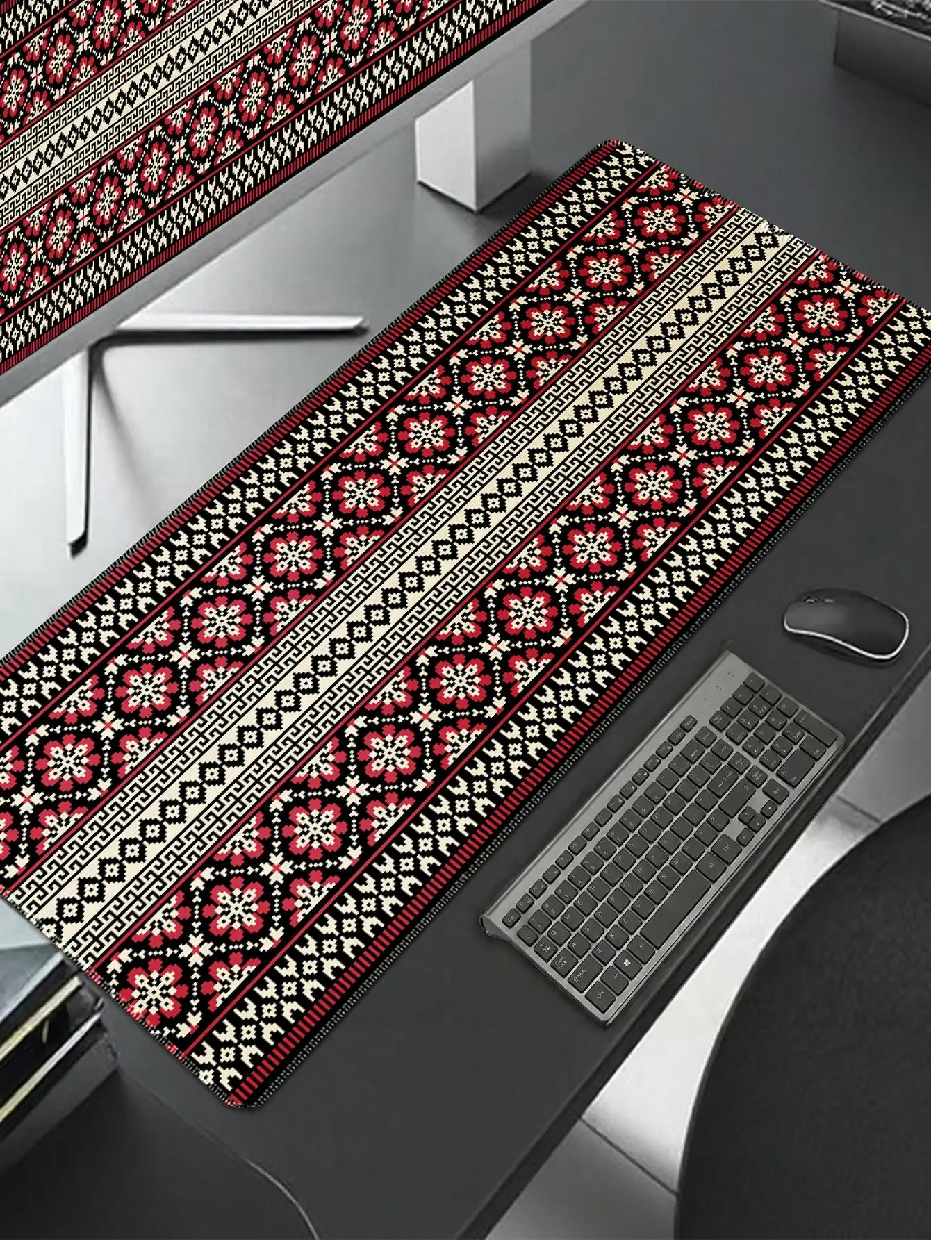 Retro geometric pattern desktop mat, long gaming mouse pad, stitched edge design, non-slip rubber base desktop decorative mat
Retro geometric pattern desktop mat, long gaming mouse pad, stitched edge design, non-slip rubber base desktop decorative mat