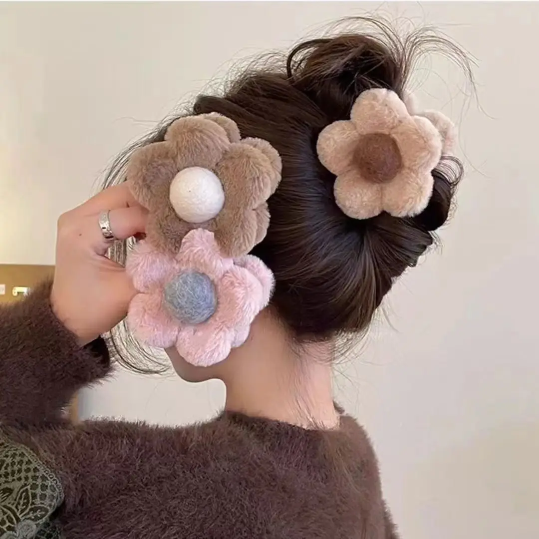 NEW Autumn Winter Plush Flower Hair Claw Coffee Color Series Claw Clips Korean Style Hair Clips for Women Girls Hair Accessories
NEW Autumn Winter Plush Flower Hair Claw Coffee Color Series Claw Clips Korean Style Hair Clips for Women Girls Hair Accessories