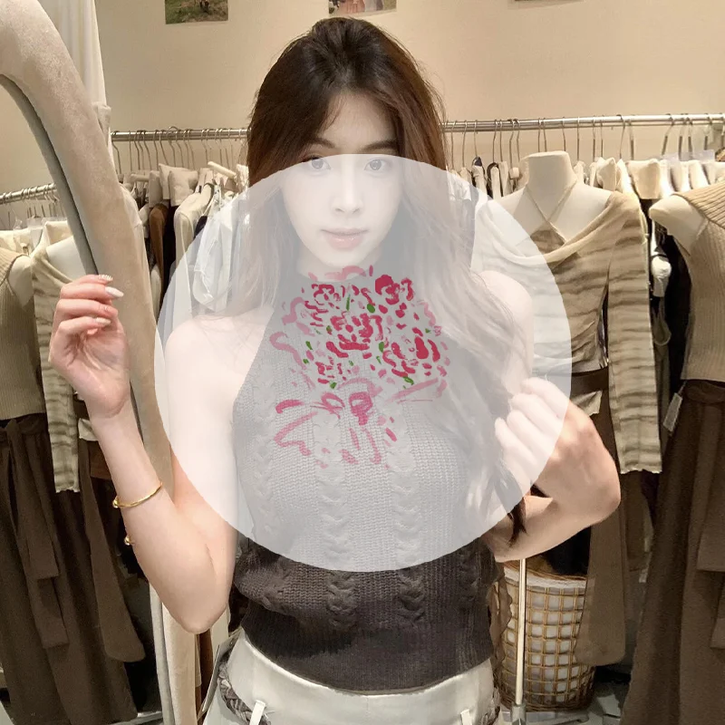 Fashionable Casual Slim Fit Elastic Halter Neck Knitted Vest For Women
Fashionable Casual Slim Fit Elastic Halter Neck Knitted Vest For Women