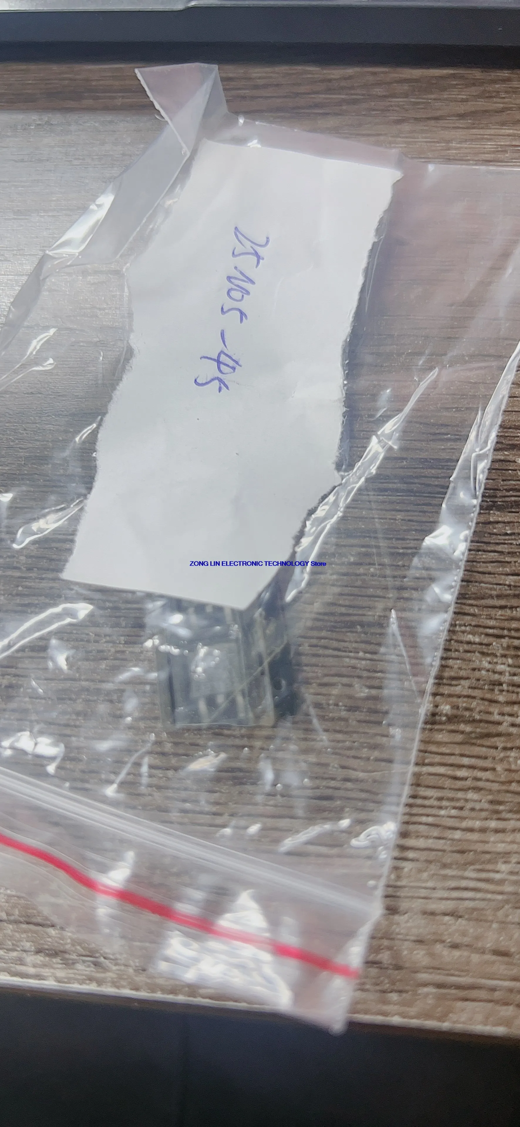 25N05-45 SUD25N05-45L warehouse high-quality imported stock TO-252 priority shipment 25N05-45L 20PCS -1lot
25N05-45 SUD25N05-45L warehouse high-quality imported stock TO-252 priority shipment 25N05-45L 20PCS -1lot
