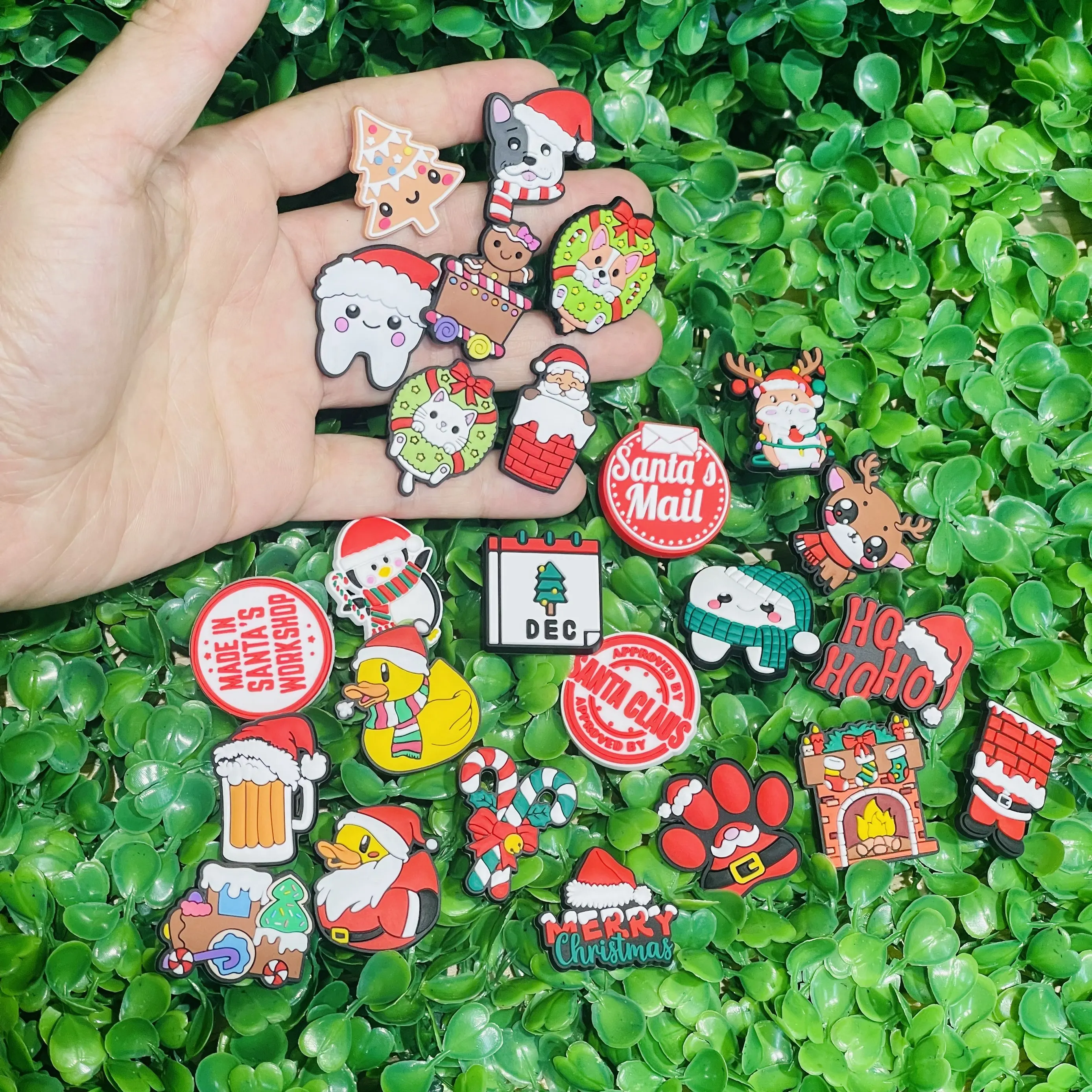 25-100Pcs Santa's Mail Kids Garden Shoe Charms Merry Christmas Animals PVC Sandals Buckle Accessories For Holiday Gifts
25-100Pcs Santa's Mail Kids Garden Shoe Charms Merry Christmas Animals PVC Sandals Buckle Accessories For Holiday Gifts