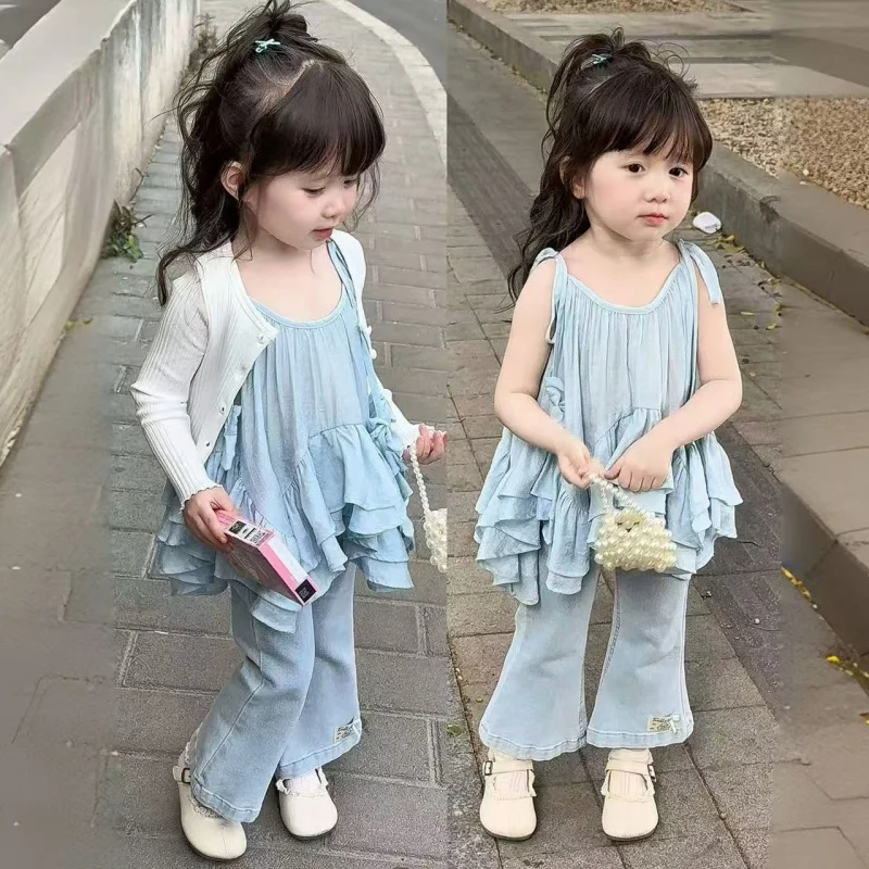 Korean Style Spring Summer Three-Piece Set for Baby Girls Cardigan+Strappy Off-Shoulder Top+Lightweight Denim Set
Korean Style Spring Summer Three-Piece Set for Baby Girls Cardigan+Strappy Off-Shoulder Top+Lightweight Denim Set