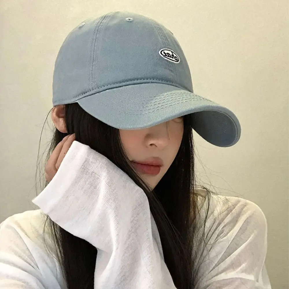 Simple Korean Baseball Hat Letter Unisex Peaked Cap Embroidery Visor Snapback Cap Teenagers
Simple Korean Baseball Hat Letter Unisex Peaked Cap Embroidery Visor Snapback Cap Teenagers