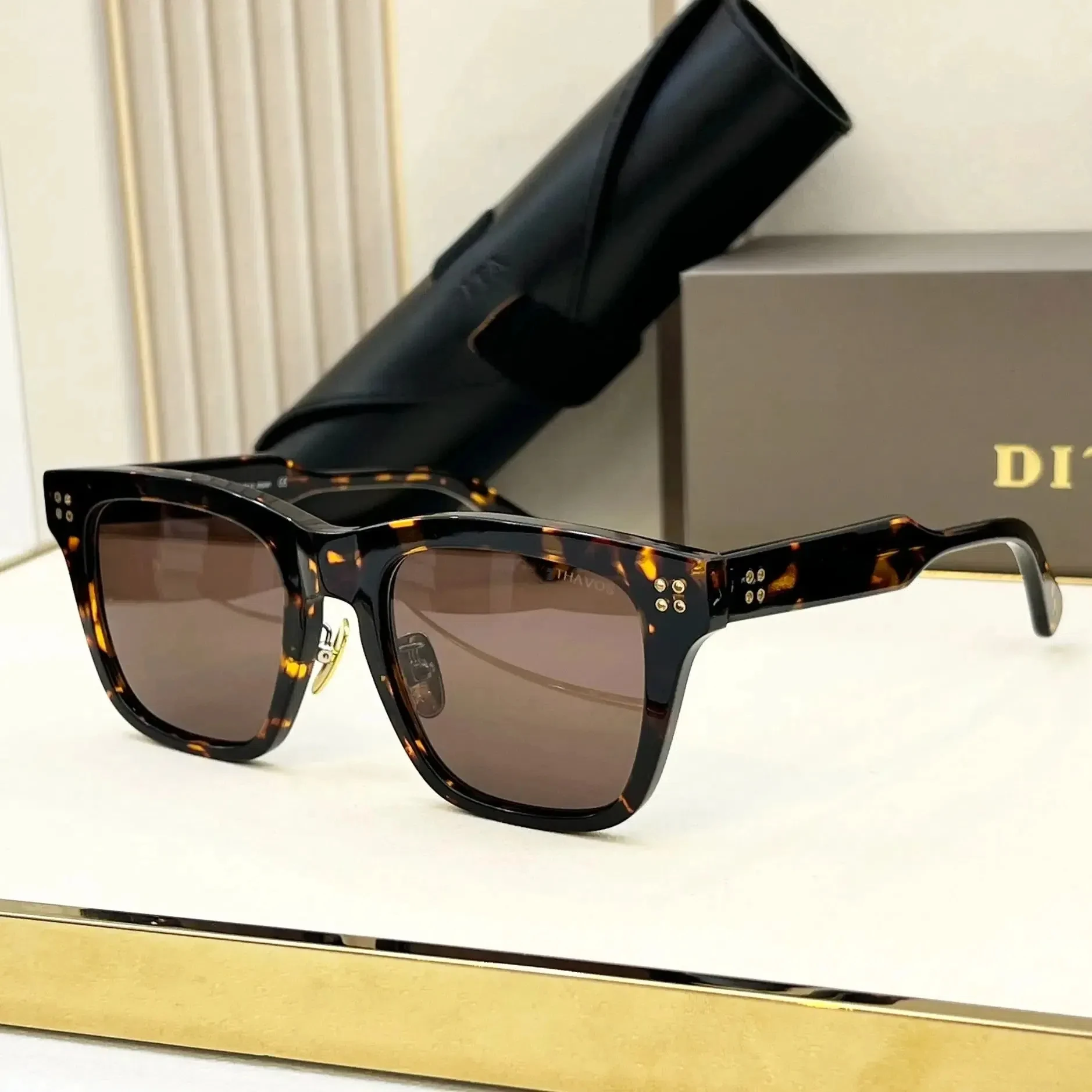 Newest Brand Women Men Sunglasses Luxury Top Quality Tortoise Frame Square Stylish Vintage For Unisex Eyeglasses ADITA THAVOS
Newest Brand Women Men Sunglasses Luxury Top Quality Tortoise Frame Square Stylish Vintage For Unisex Eyeglasses ADITA THAVOS