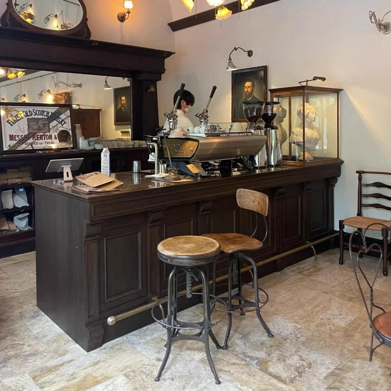 Мебель для бара в индустриальном стиле из массива дерева, регулируемая по высоте, для дома и отелей, винтажный французский дизайн.
Мебель для бара в индустриальном стиле из массива дерева, регулируемая по высоте, для дома и отелей, винтажный французский дизайн.