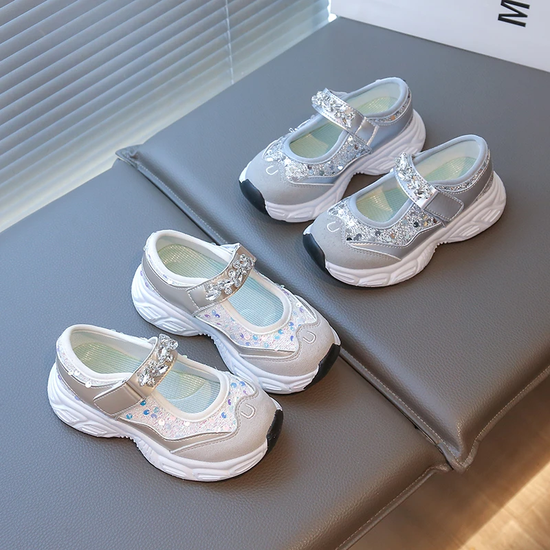 2025 Summer New Children Sandals for Girls Fashion Korean Style Soft Bottom Anti-slippery Versatile Lace Cut-outs Sports Shoes
2025 Summer New Children Sandals for Girls Fashion Korean Style Soft Bottom Anti-slippery Versatile Lace Cut-outs Sports Shoes