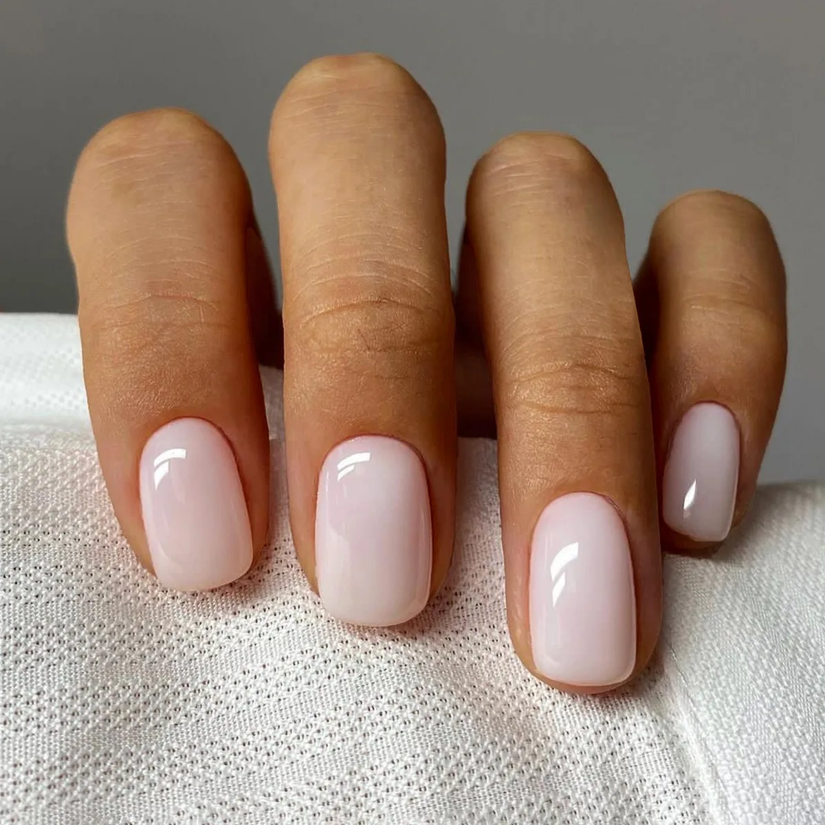 24pcs Simple French False Nails White Square Head Fake Nails Short Press on nails white Detachable Full cover Natural Nail Tips
24pcs Simple French False Nails White Square Head Fake Nails Short Press on nails white Detachable Full cover Natural Nail Tips